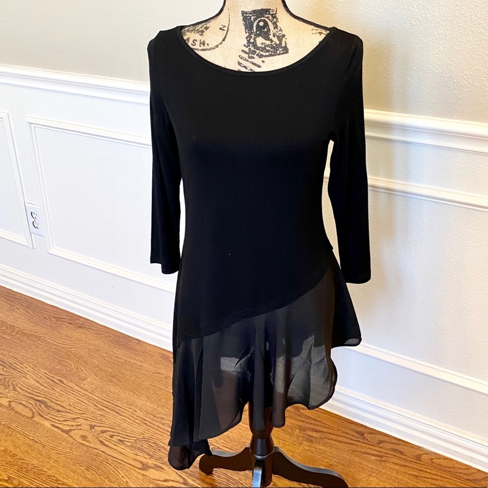 ~Neiman Marcus~ black asymmetrical tunic top. NWT